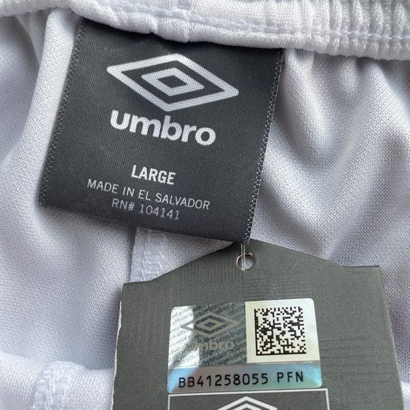 Umbro white soccer shorts.  Youth large. New with tags! - Picture 2 of 3